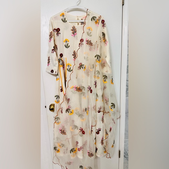 Beautiful Indian kurta set from gulabo jaipur! - Picture 7 of 12